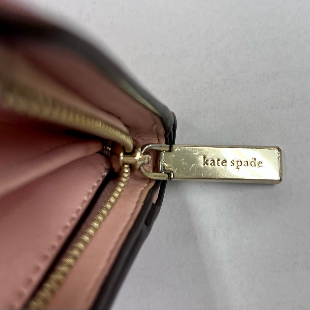♠️ Kate Spade Pink Wallet ♠️ - Picture 10 of 13